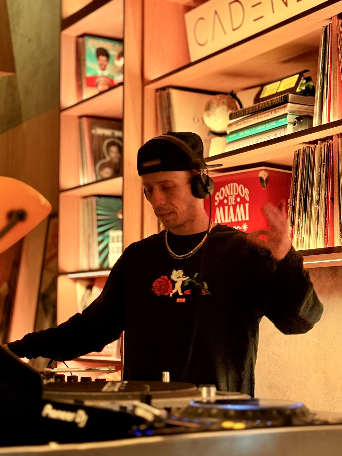 VAYZE at Cadenza